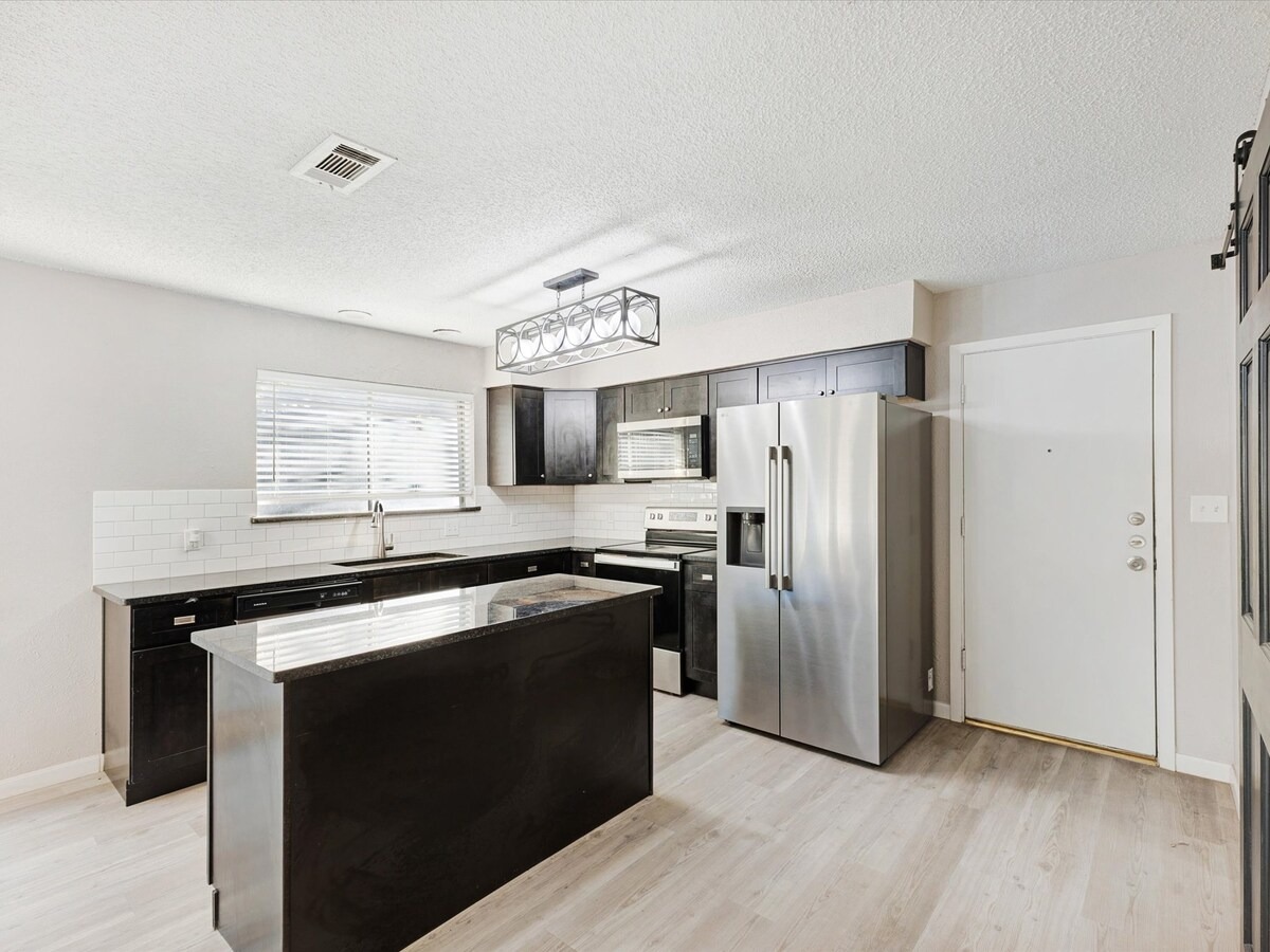 Cozy Retreat w/ Fireplace • Huge Bedrooms